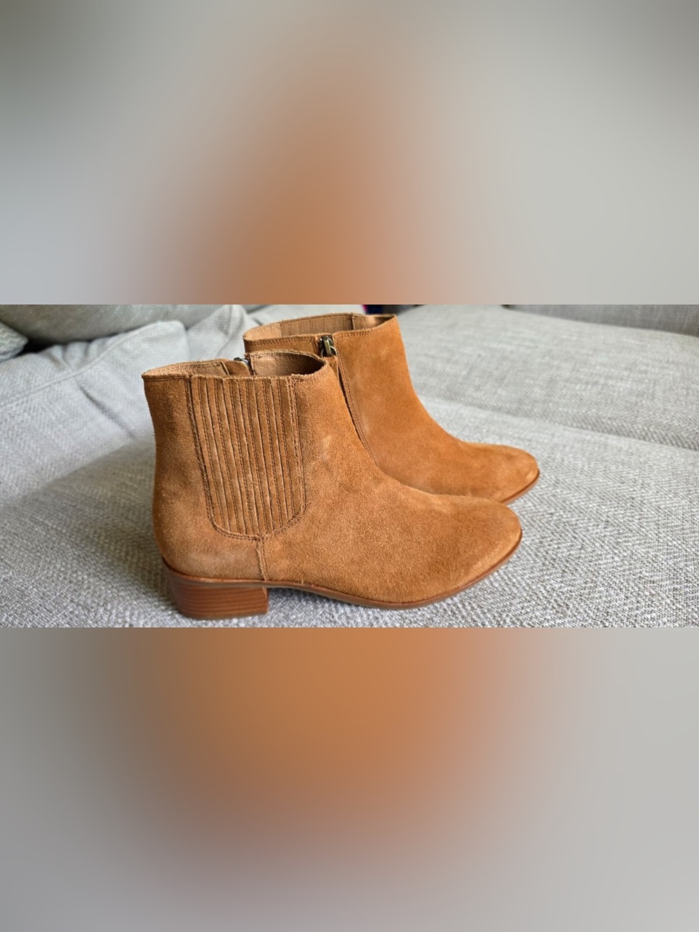 Soludos Womens Sz 9 Suede Chelsea Ankle Booties Side Zip Cognac Tan Block Heel